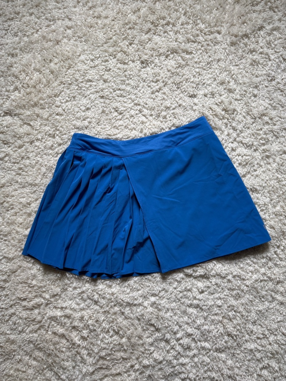 Lole Women’s Asymmetrical Pleated Skort in Bright Blue. Sz Lrg. Great shape!